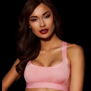 CANDY PINK ESSENTIALS
ESSENTIALS CANDY PINK CROP TOP W/ OPEN BACK PANTY SET